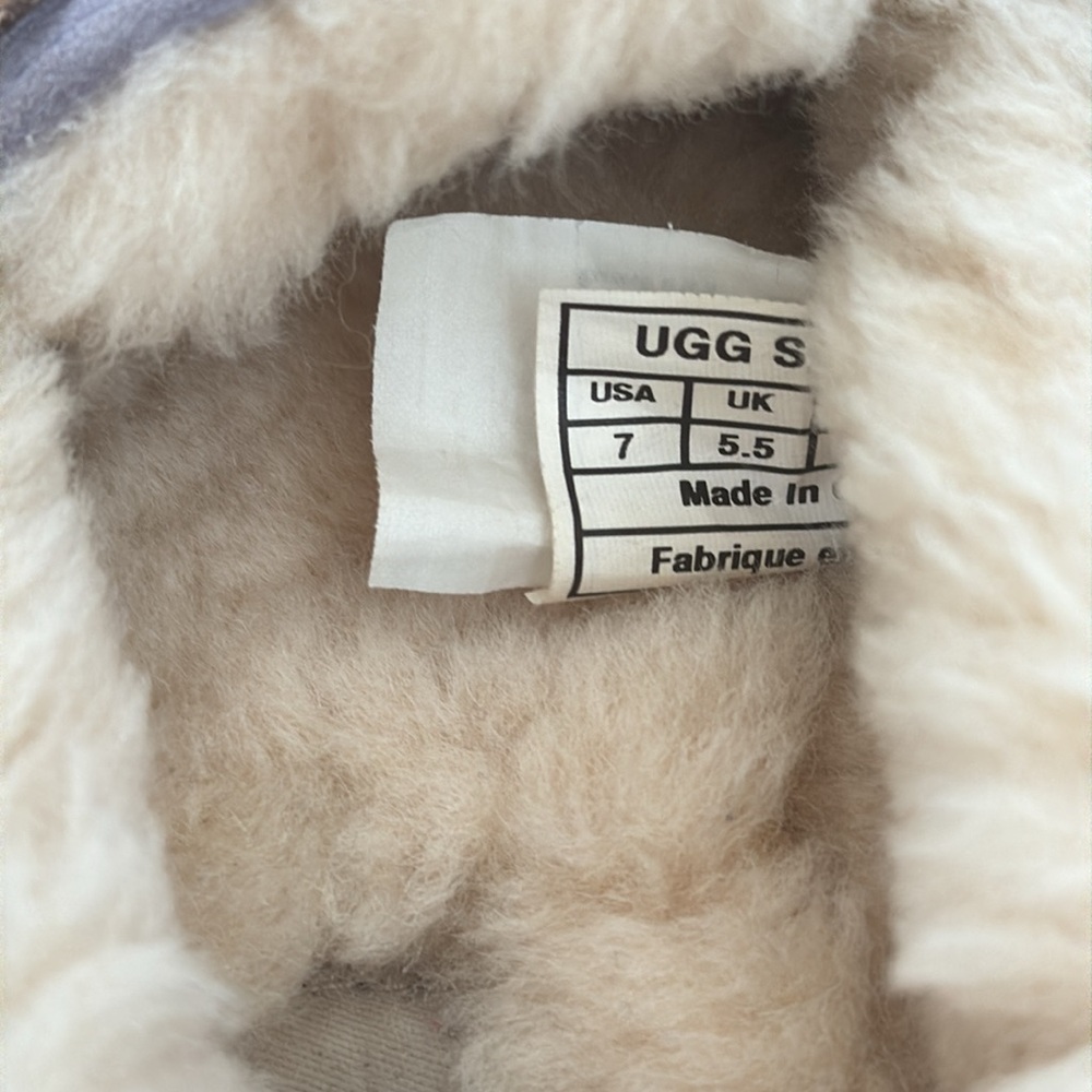 UGG Women's Dakota Moccasin Shoes - Picture 6 of 11